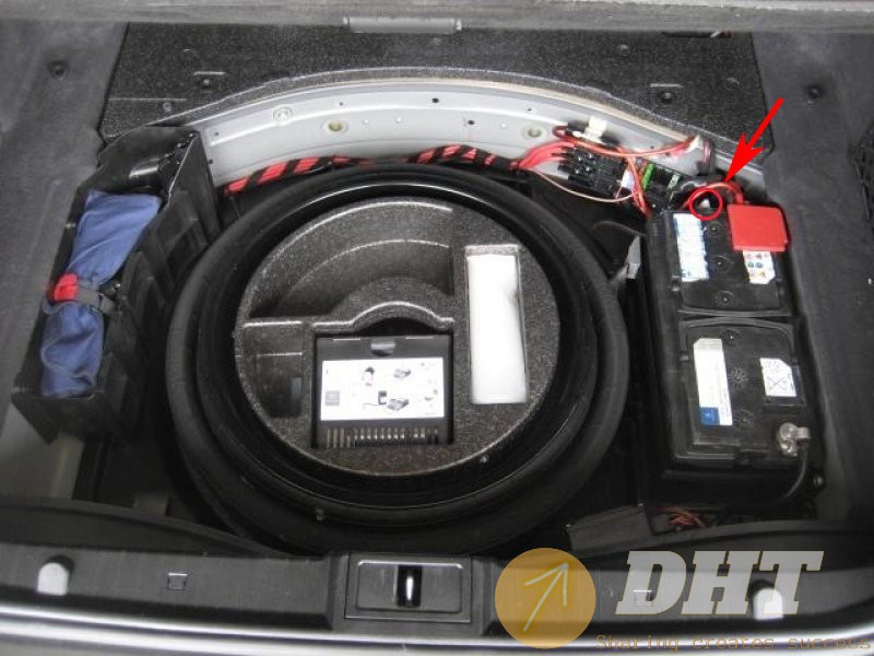 Mercedes-Benz E-Class and E-Class AMG How to Replace Main and Auxiliary Batteries.jpg